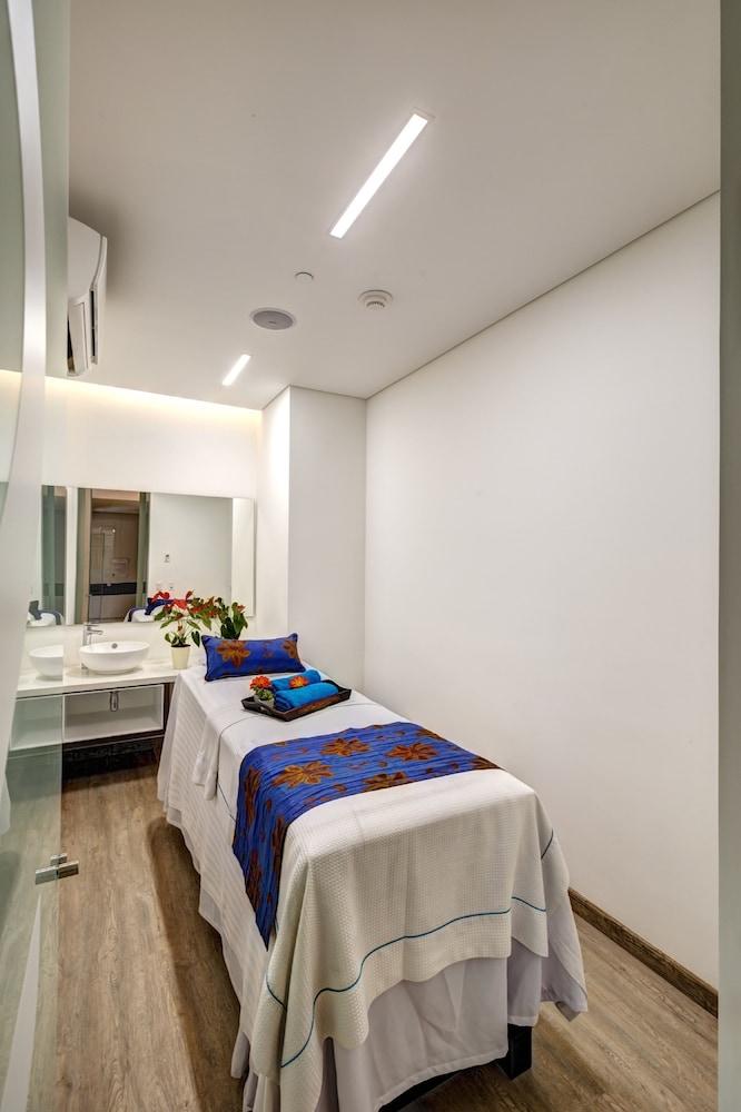Estelar La Torre Suites Медельин Экстерьер фото